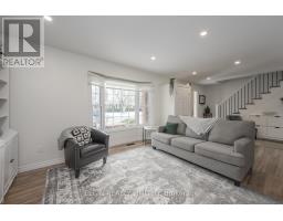 39 LUTON CRESCENT - 22