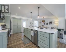 39 LUTON CRESCENT - 26