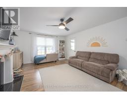 39 LUTON CRESCENT - 29