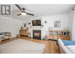 39 LUTON CRESCENT - 30