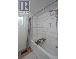 39 LUTON CRESCENT - 42