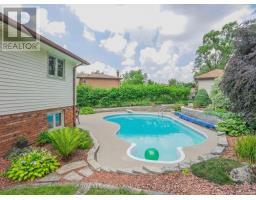 96 GOLFDALE CRESCENT - 32