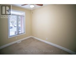 7 - 384 HEAD STREET N - 11