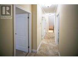 7 - 384 HEAD STREET N - 17