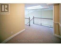 7 - 384 HEAD STREET N - 18