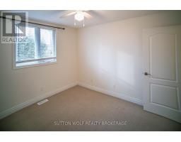 7 - 384 HEAD STREET N - 19