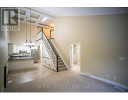 7 - 384 HEAD STREET N - 8