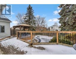 151 BRIXHAM CRESCENT - 33