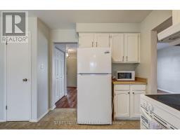 23 DYER CRESCENT - 10