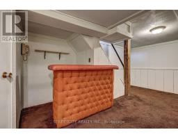 23 DYER CRESCENT - 18