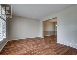 23 DYER CRESCENT - 23