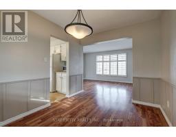 23 DYER CRESCENT - 27