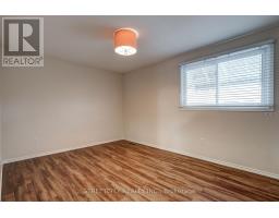 23 DYER CRESCENT - 30