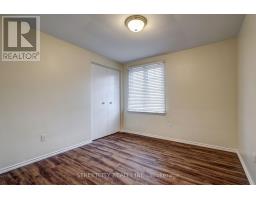 23 DYER CRESCENT - 32