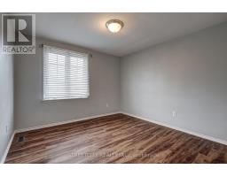 23 DYER CRESCENT - 34