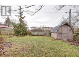 23 DYER CRESCENT - 42