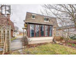 23 DYER CRESCENT - 45