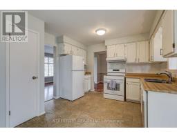 23 DYER CRESCENT - 6