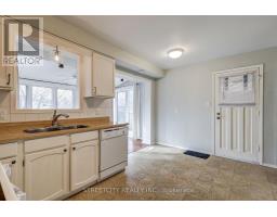 23 DYER CRESCENT - 9