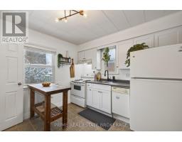 652 PERCY STREET - 16