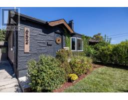 652 PERCY STREET - 4