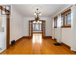 402 VICTORIA STREET - 11