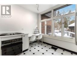 402 VICTORIA STREET - 22