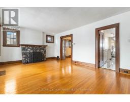 402 VICTORIA STREET - 7