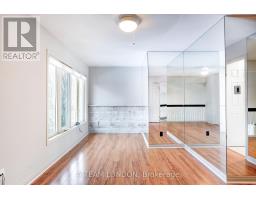 15 BAYSIDE COURT - 33