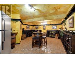 15 BAYSIDE COURT - 40