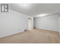 11 - 141 CONDOR COURT - 32