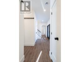 18 MCNAB STREET - 28