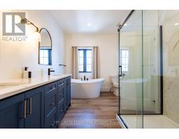 18 MCNAB STREET - 33