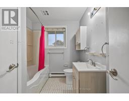 636 - 636 WILKINS STREET - 21