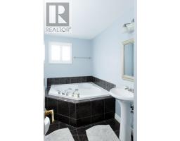 118 ROSAMOND CRESCENT - 24