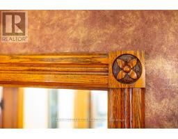 218 WOODSTOCK STREET N - 22