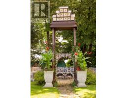 218 WOODSTOCK STREET N - 40