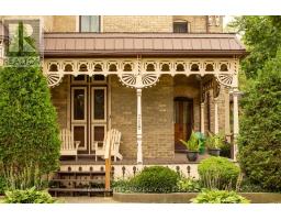 218 WOODSTOCK STREET N - 8