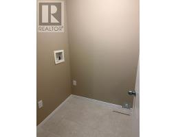 15 - 1853 BLACKWATER ROAD S - 12