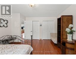 632 THORNWOOD DRIVE - 21