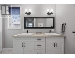 21 MIDDLE STREET - 22