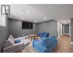 21 MIDDLE STREET - 31