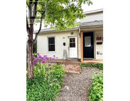 194 MAITLAND STREET - 1