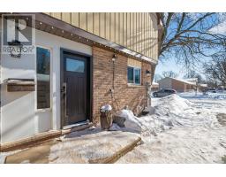 26 CAPRICE CRESCENT - 8