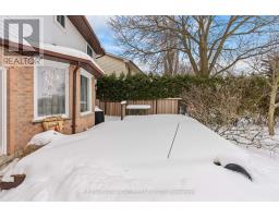 122 BARRYDALE CRESCENT - 40