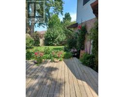 122 BARRYDALE CRESCENT - 43