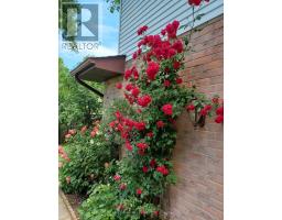 122 BARRYDALE CRESCENT - 45