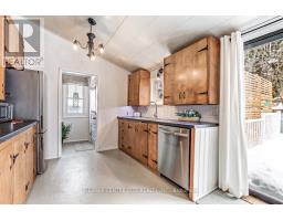 209 ADELAIDE STREET - 18