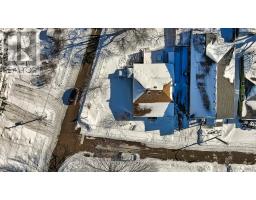 209 ADELAIDE STREET - 33