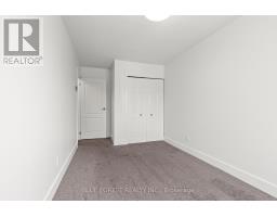 41 - 1096 JALNA BOULEVARD - 20